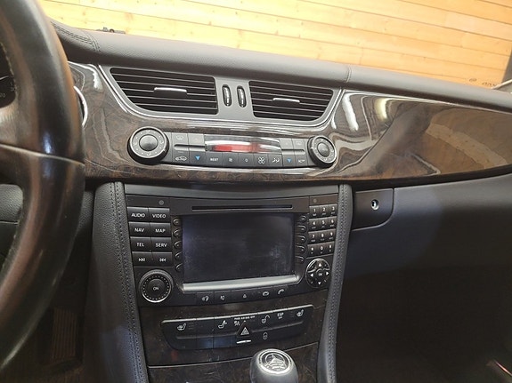 Mercedes-Benz CLS350 12 of 26