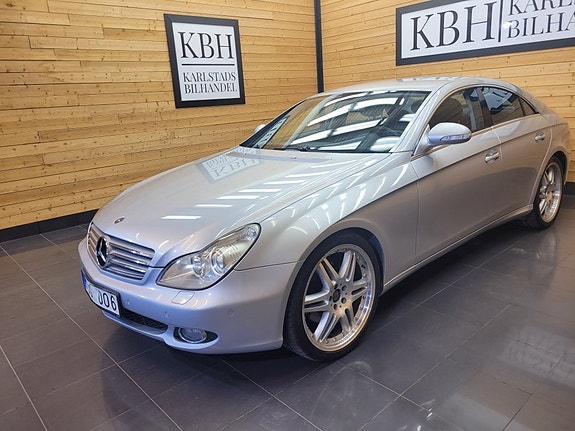 Mercedes-Benz CLS350 2 of 26