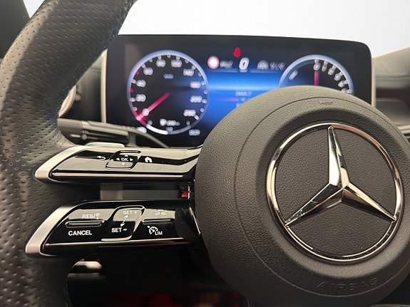 Mercedes-Benz C400 e 18 of 30