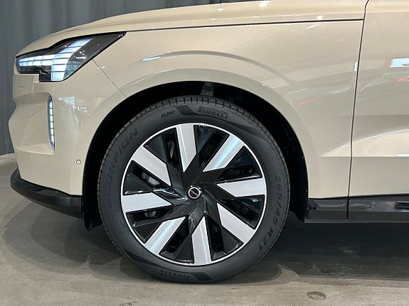 Volvo EX90 7 of 20