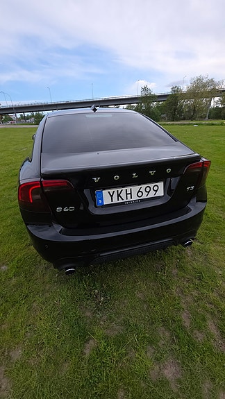 Volvo S60 3 of 5