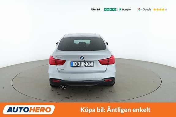 BMW 330i 4 of 5