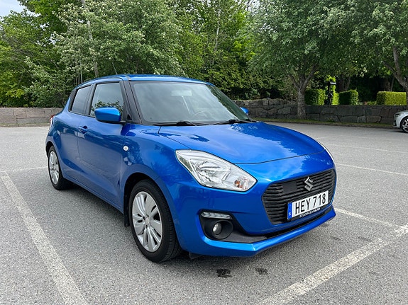 Suzuki Swift 2 of 5
