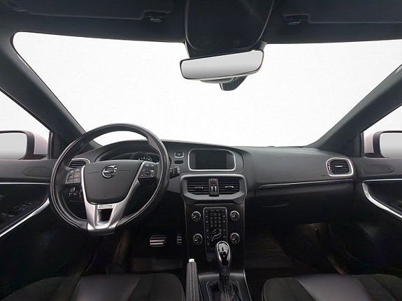 Volvo V40 14 of 30