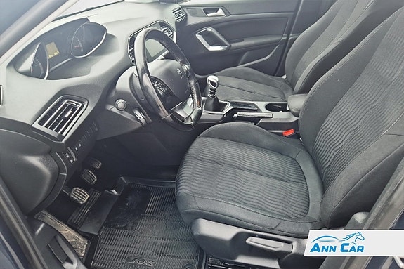Peugeot 308 SW 9 of 9