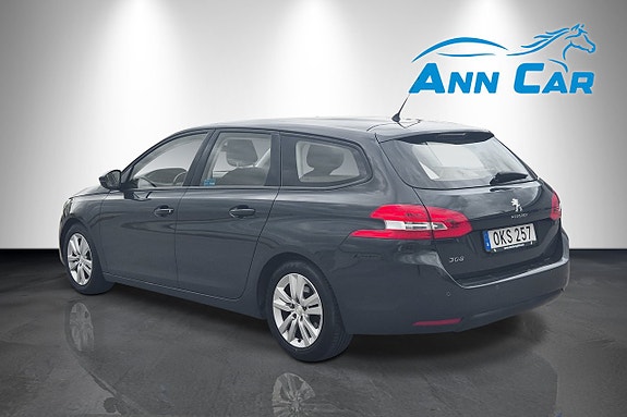 Peugeot 308 SW 3 of 5