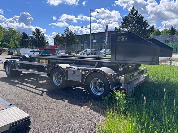 BKs SHIFT WHEELER 30T, 3-axlad Lastväxlarsläp med tipp LAGER