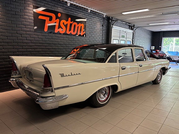 Chrysler Windsor 2 of 5