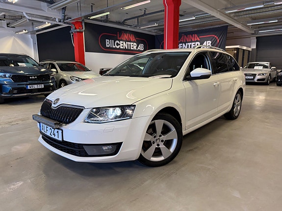 Skoda Octavia 2 of 5