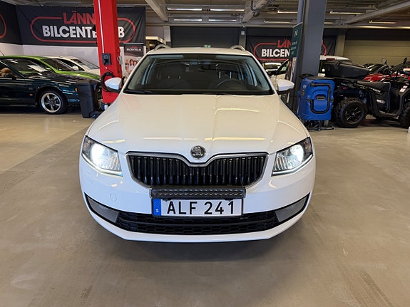 Skoda Octavia 3 of 5