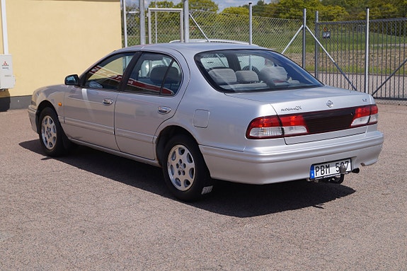 Nissan Maxima 4 of 5