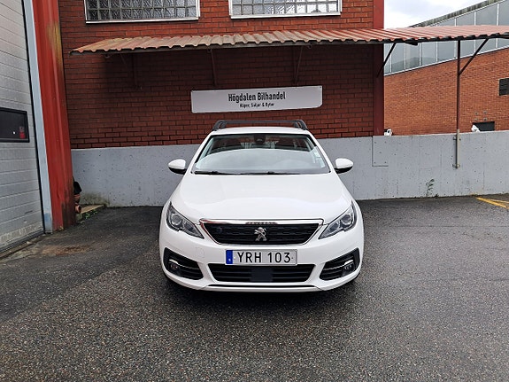 Peugeot 308 SW 2 of 18