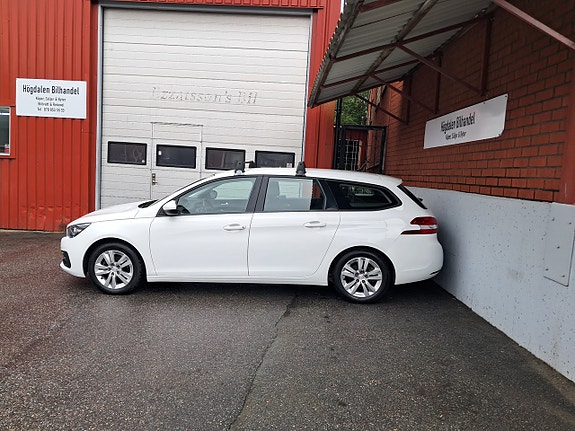 Peugeot 308 SW 4 of 18