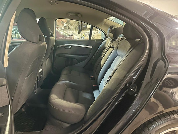 Volvo S80 8 of 15