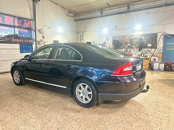 Volvo S80 4 of 5