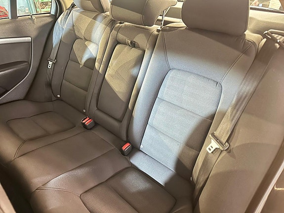Volvo S80 9 of 15