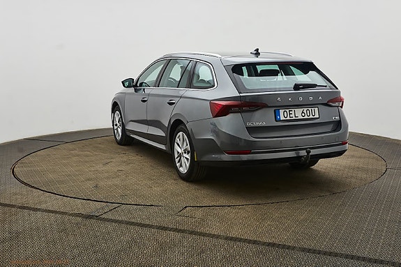 Skoda Octavia 2 of 5