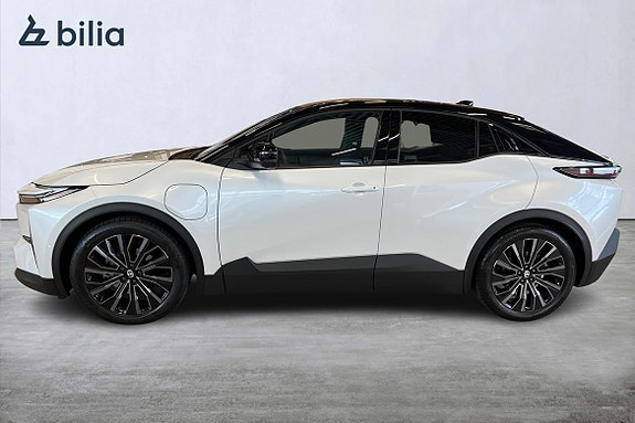 Toyota C-HR 3 of 21