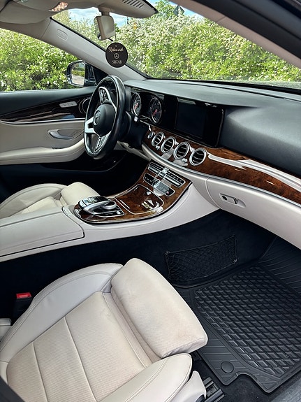 Mercedes-Benz E300 de 5 of 6