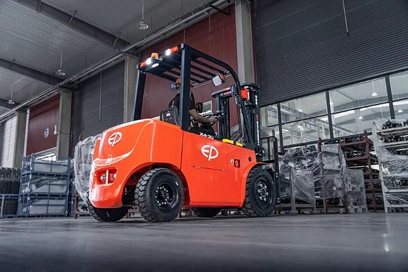 Eltruck EFL302X4 Kampanjmodell med Litium – 3000 kg, 4800 mm