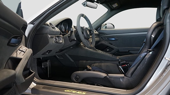 Porsche 718 Cayman GT4 RS 4 of 5