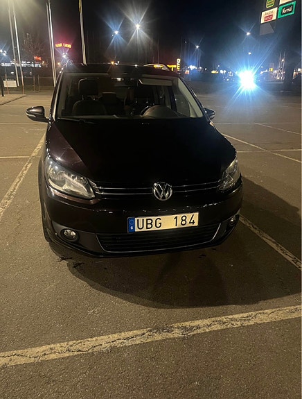 Volkswagen Touran 3 of 5