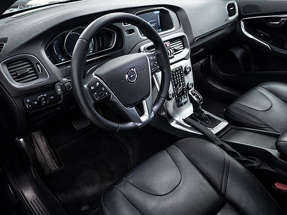 Volvo V40 3 of 5