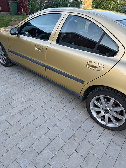 Volvo S60 3 of 5