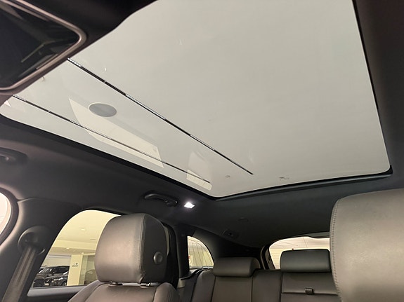 Land Rover Range Rover Velar 15 of 22