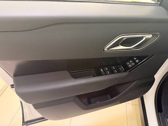 Land Rover Range Rover Velar 10 of 22