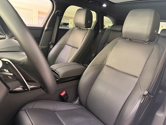 Land Rover Range Rover Velar 9 of 22