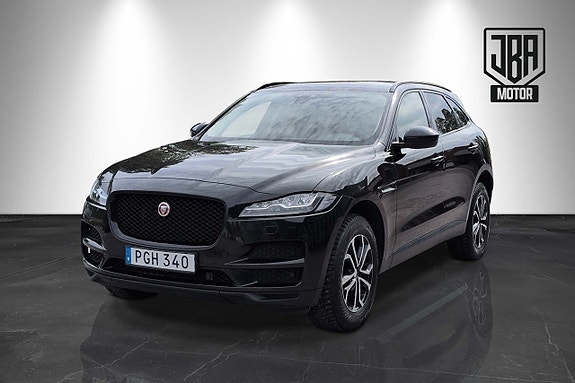 Jaguar F-PACE 3 of 5