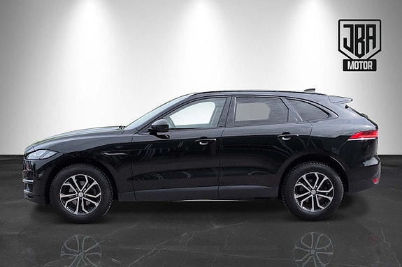 Jaguar F-PACE 4 of 5
