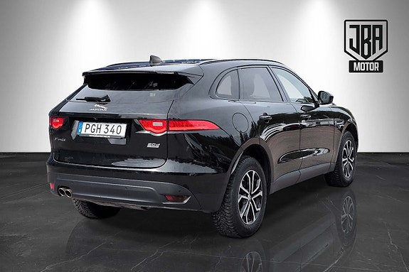 Jaguar F-PACE 7 of 14