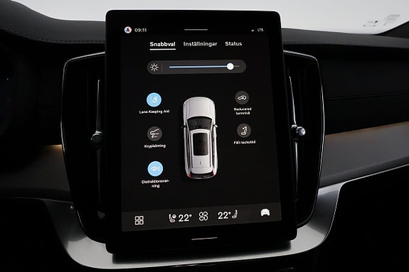 Volvo XC90 24 of 30