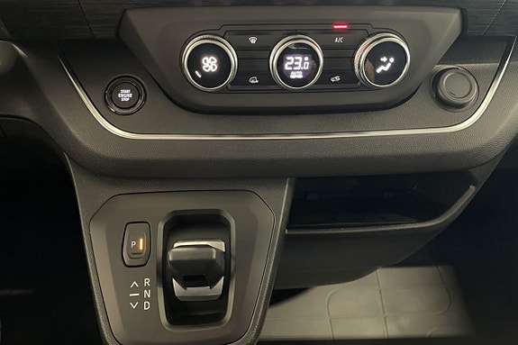 Renault Trafic 14 of 18