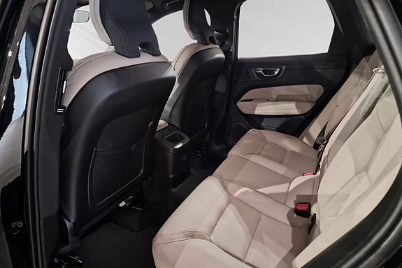 Volvo XC60 8 of 18