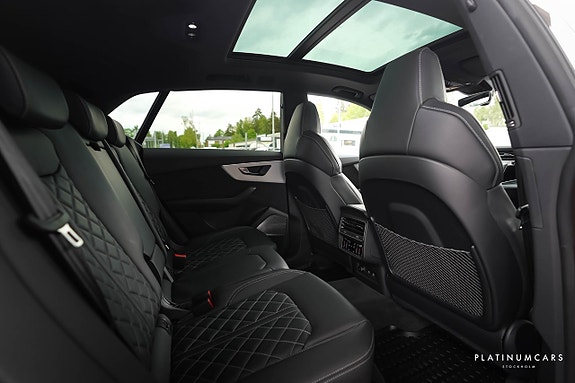 Audi Q8 10 of 25