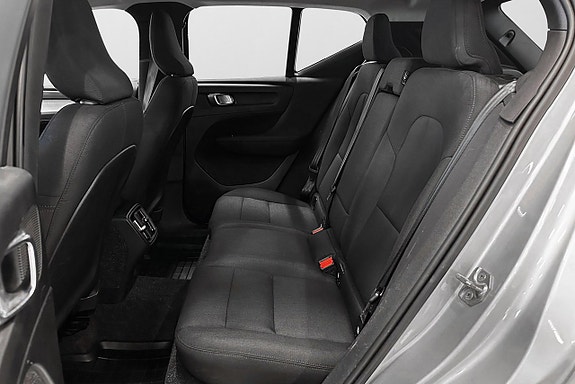 Volvo XC40 13 of 15