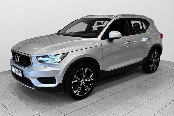 Volvo XC40 4 of 5