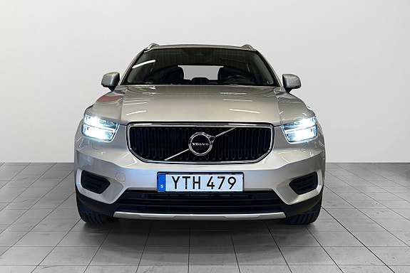 Volvo XC40 6 of 15