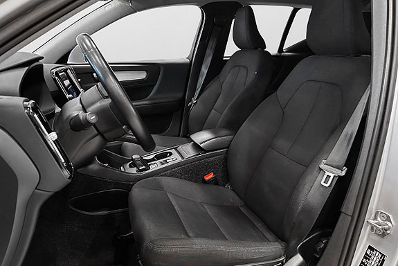 Volvo XC40 10 of 15