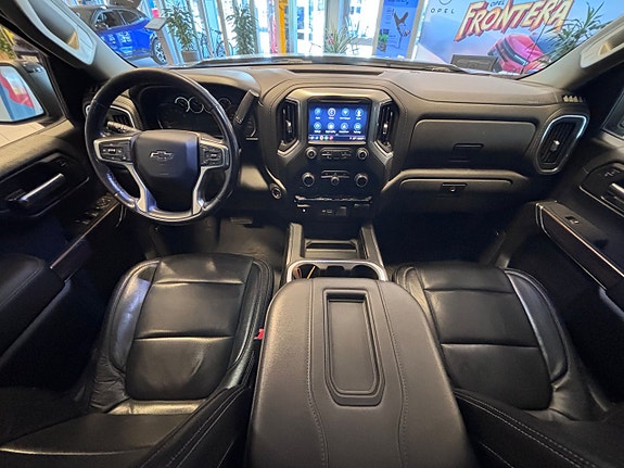 Chevrolet Silverado 1500 11 of 16