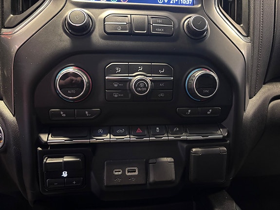 Chevrolet Silverado 1500 13 of 16