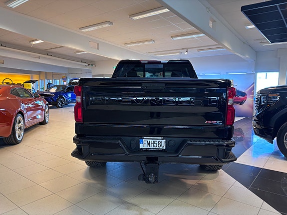 Chevrolet Silverado 1500 3 of 5