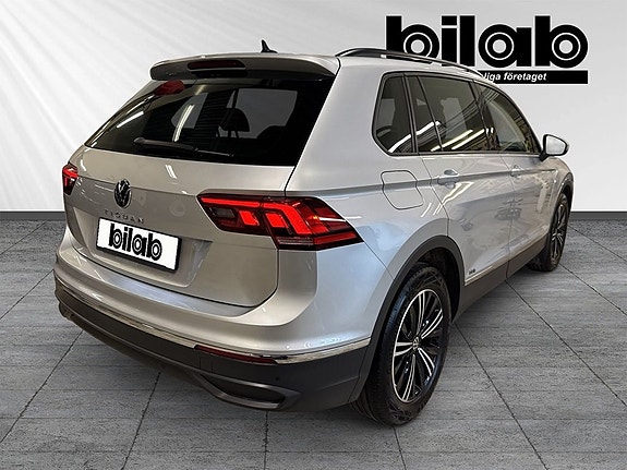 Volkswagen Tiguan 4 of 9