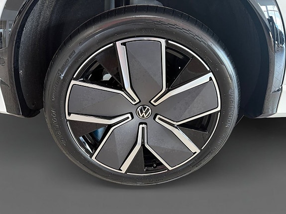 Volkswagen Tiguan 12 of 12