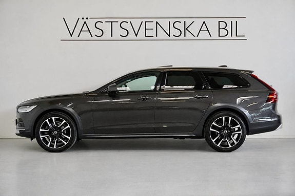 Volvo V90 Cross Country 2 of 5