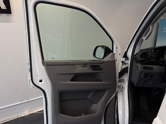 Volkswagen Transporter 21 of 30