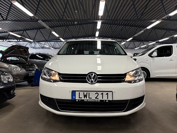 Volkswagen Sharan 2 of 5